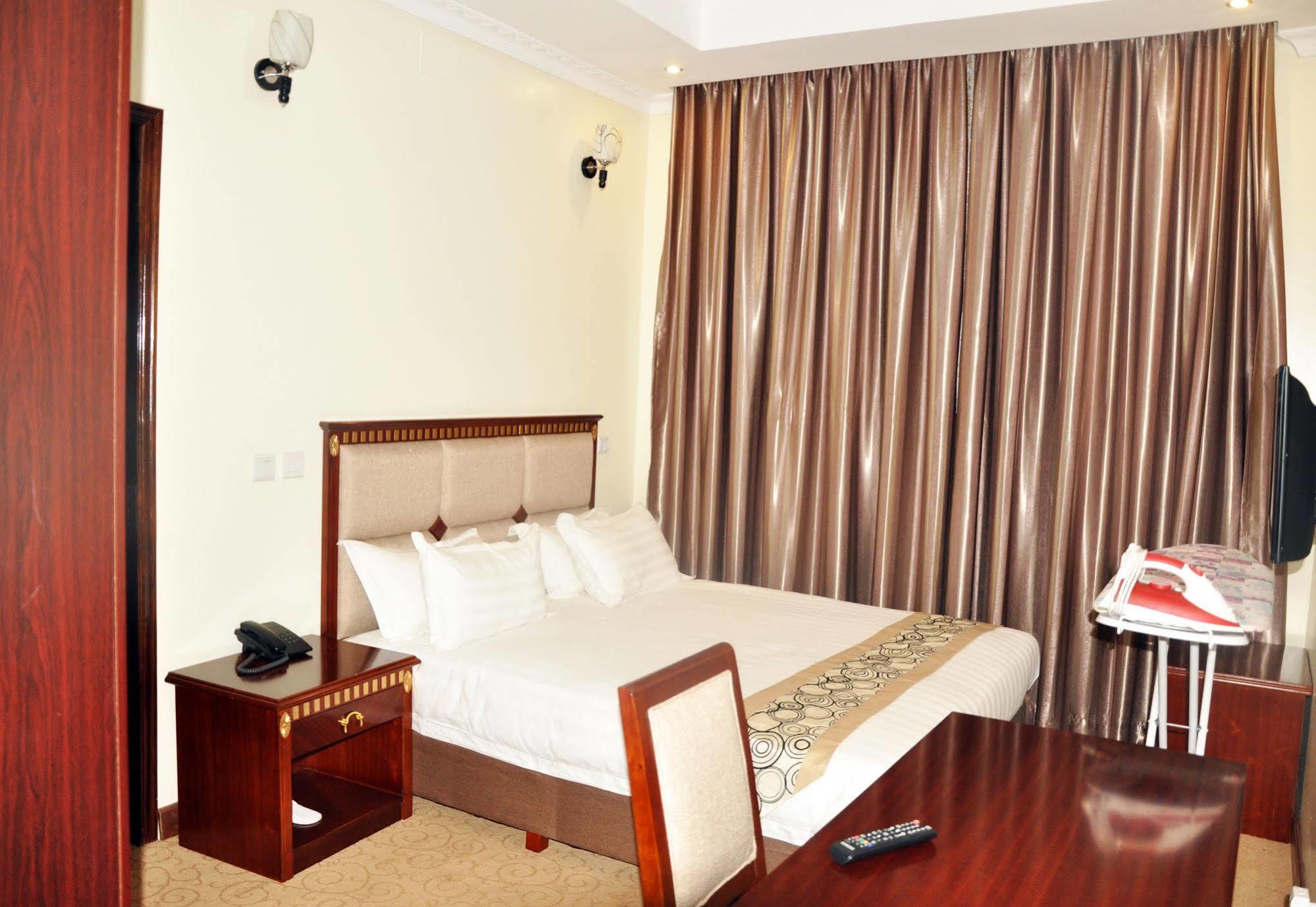 Great Seasons Hotel คิกาลี ภายนอก รูปภาพ