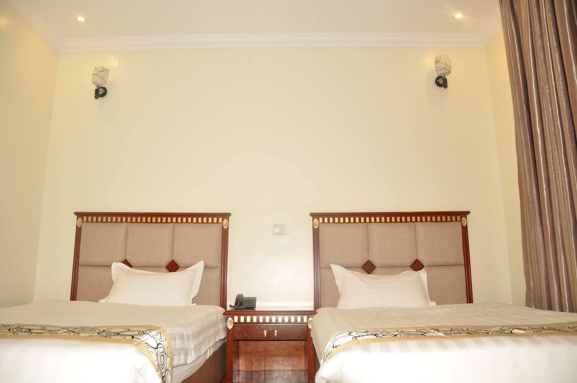 Great Seasons Hotel คิกาลี ภายนอก รูปภาพ